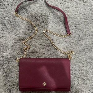 TORY BURCH Elegant Burgundy Crossbody Bag
